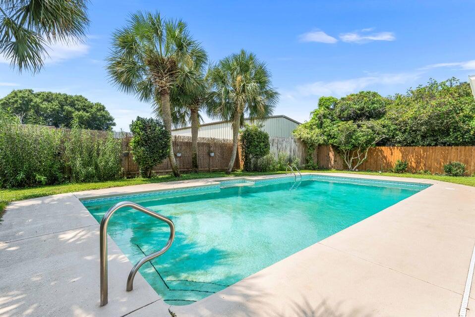 RIDGE WOOD MANOR - Residential Lease