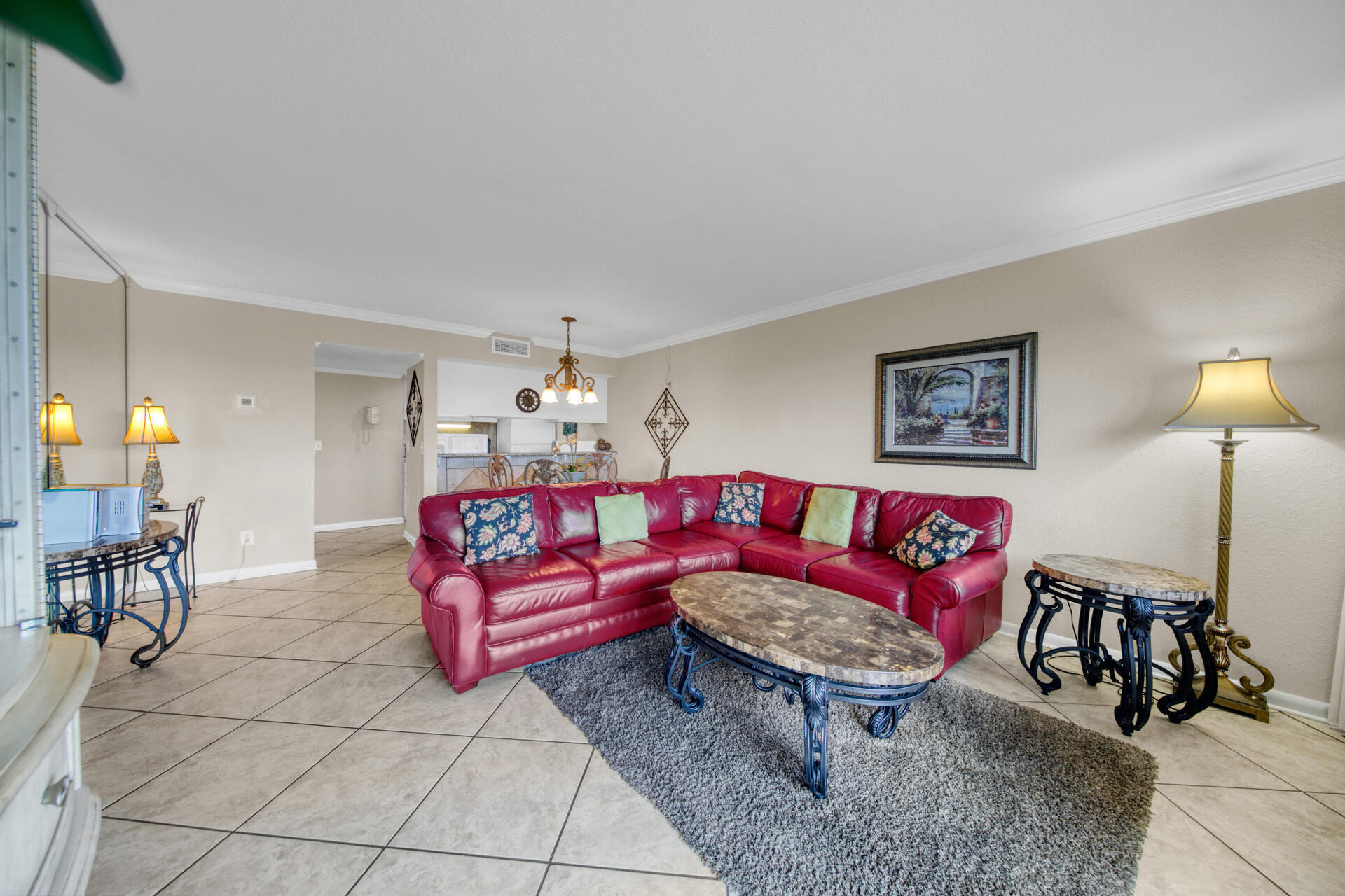 HOLIDAY SURF & RACQUET - Residential