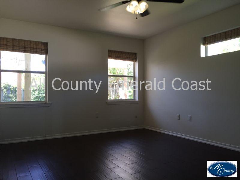 BAYSIDE - Residential Lease