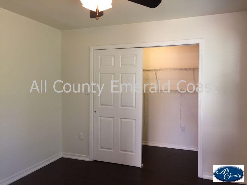 BAYSIDE - Residential Lease