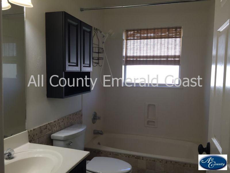 BAYSIDE - Residential Lease