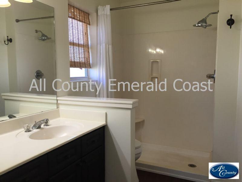 BAYSIDE - Residential Lease