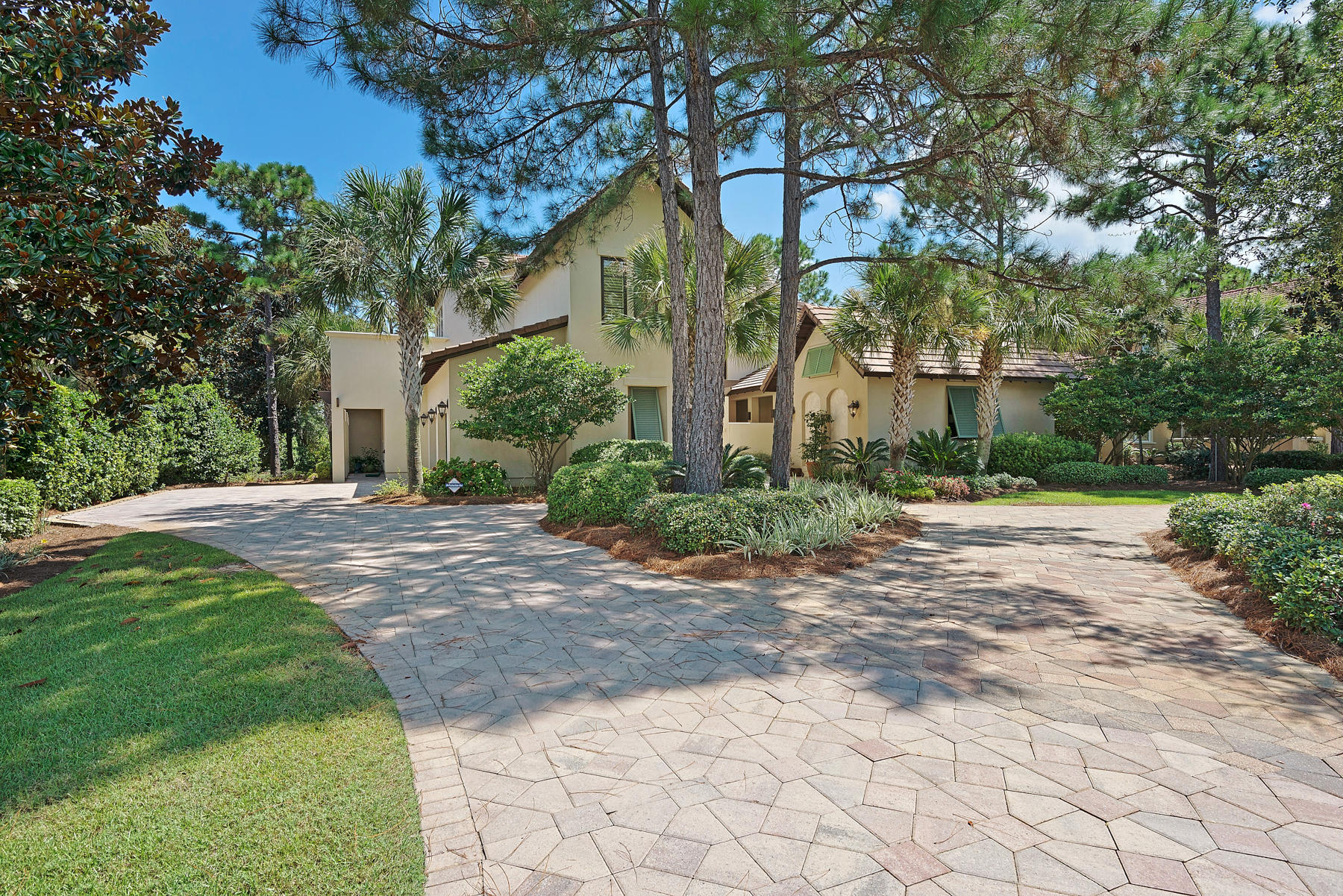 Custom built luxury home in Island Green in Sandestin Resort. This was the former home of both famous chef, Emeril Lagasse and award winning Interior Designer, Susan Lovelace. This home features outdoor living with a heated pool and hot tub on the Golf Course. This home is in a Flood Zone X (no flood insurance required). Winner of a Grand Aurora and Aurora Awards for Energy Efficiency; APEX Awards in New Construction, Interior Design, and Energy Efficiency. This Emerald Coast Concept Home features the latest trends in design, decorating, and building materials. Energy efficiency is the overriding theme throughout this home. Geothermal heating and cooling system, a two level pool, the latest trends in plumbing fixtures, appliances, tile, Lutron lighting and flooring.