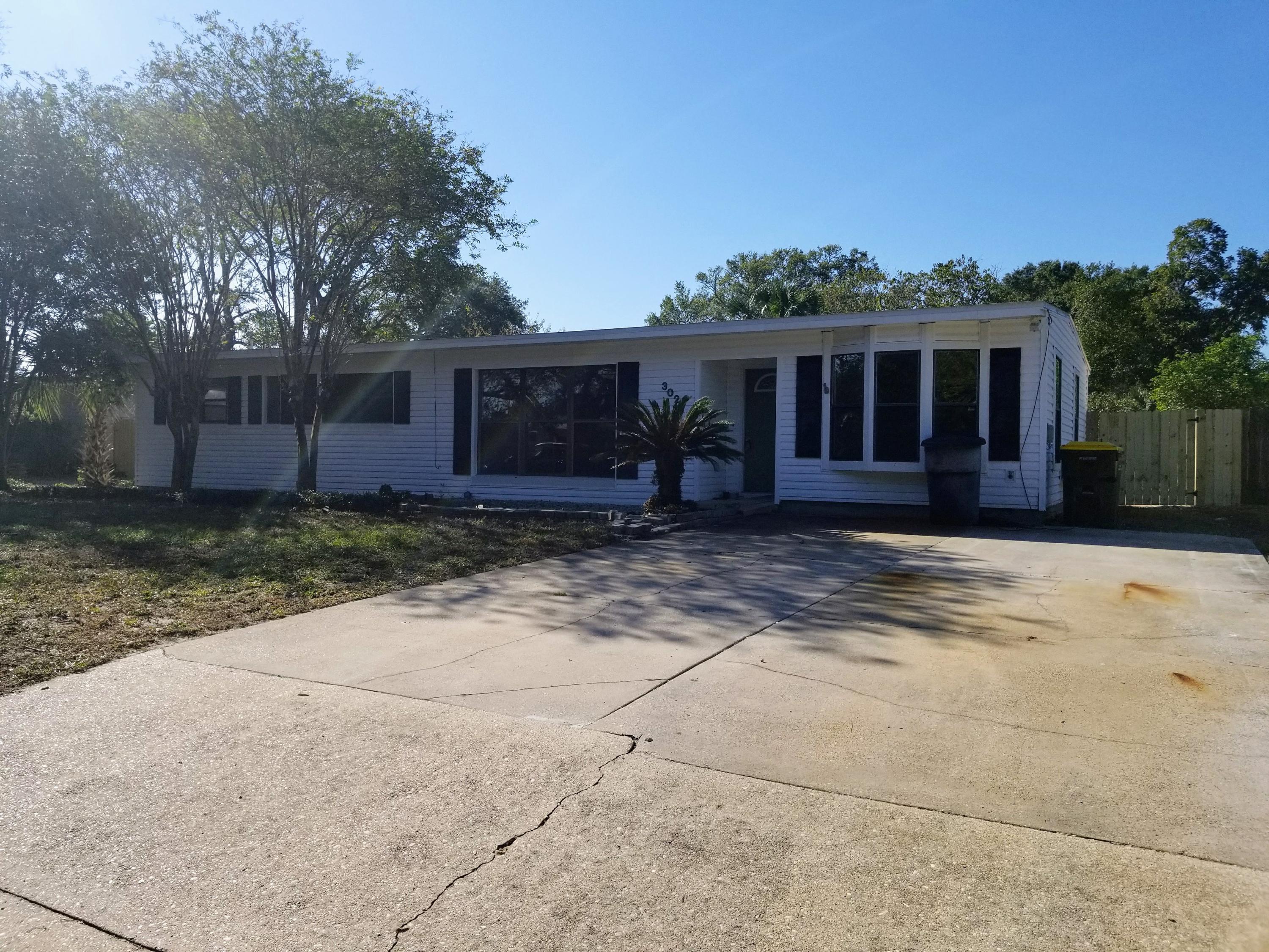 ELLIOTTS POINT - Residential Lease
