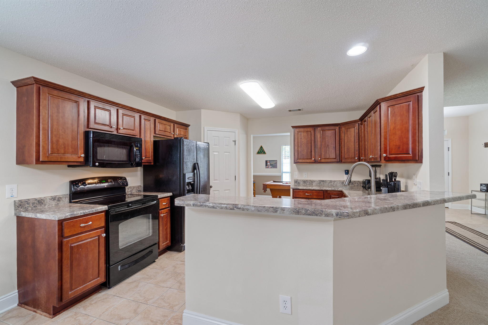 WOODBURY FOREST - Residential
