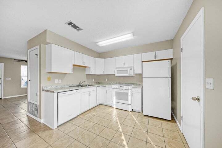 BROWNSVILLE STATION 3 - Residential Lease