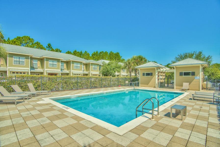 SOUTH HAVEN TOWNHOMES - Residential Lease