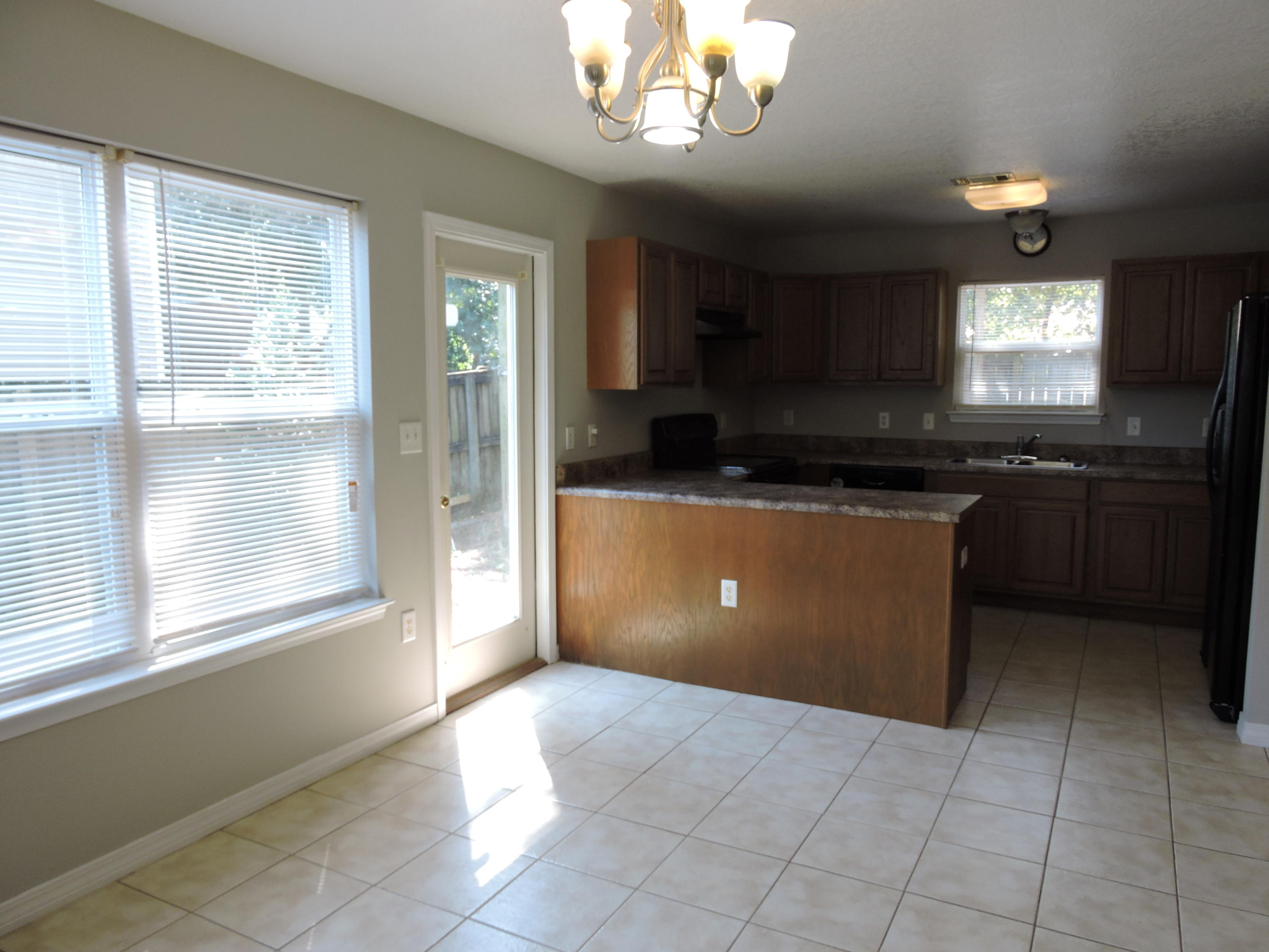 MORRIS ADDN TO CRESTVIEW - Residential Lease