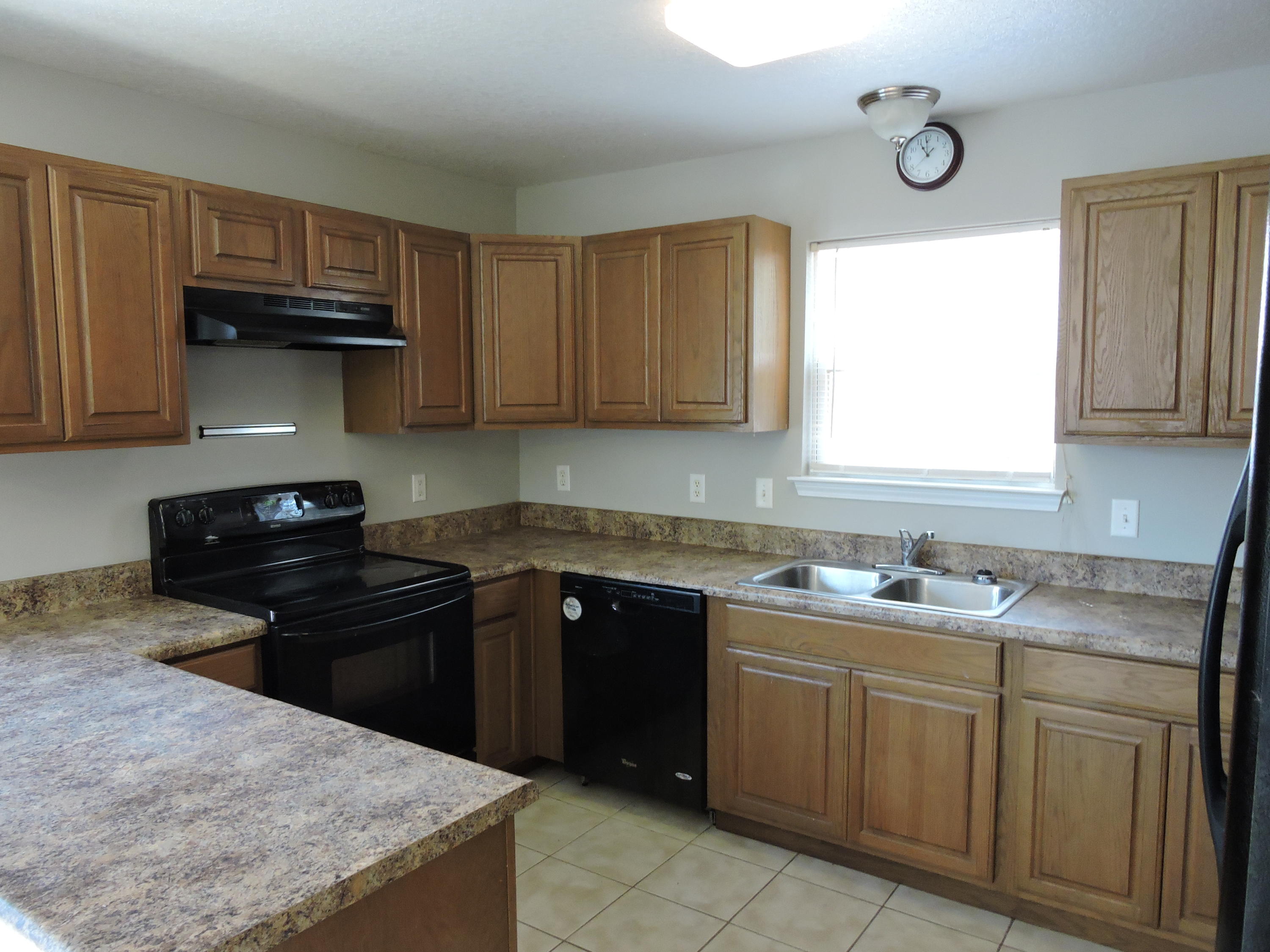 MORRIS ADDN TO CRESTVIEW - Residential Lease