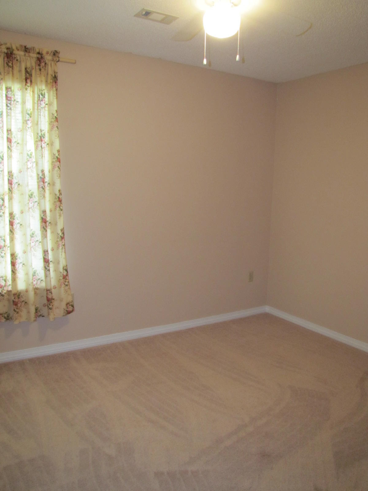 COUNTRYVIEW ESTATES - Residential Lease