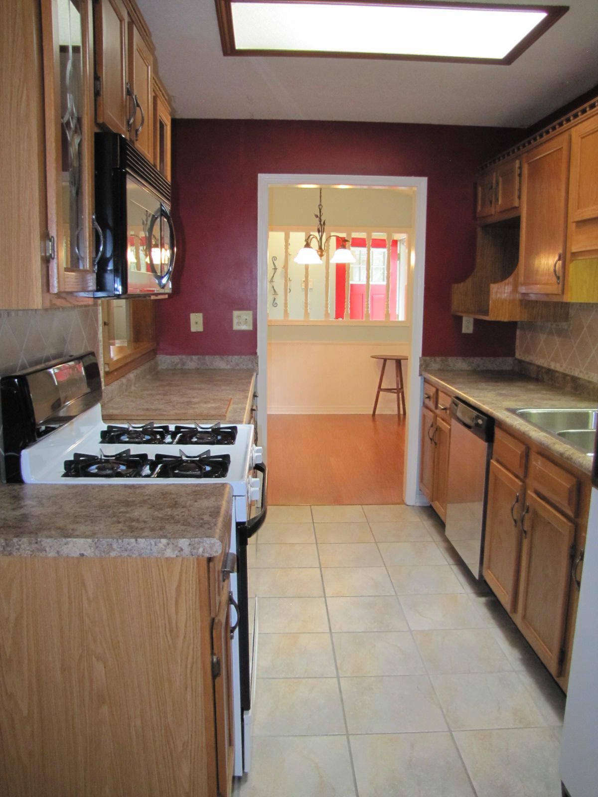 COUNTRYVIEW ESTATES - Residential Lease