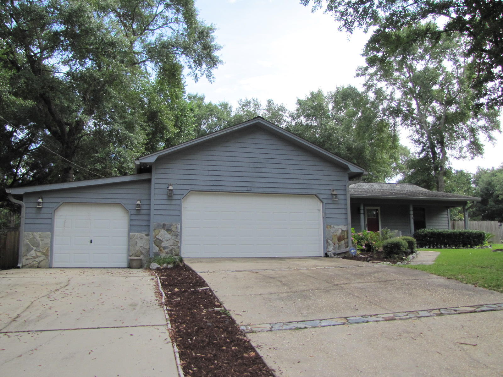 COUNTRYVIEW ESTATES - Residential Lease
