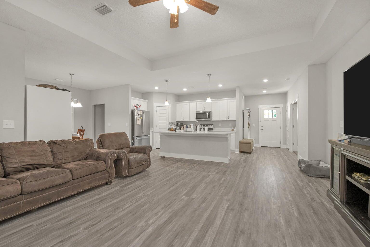 PINNACLE POINT - Residential Lease