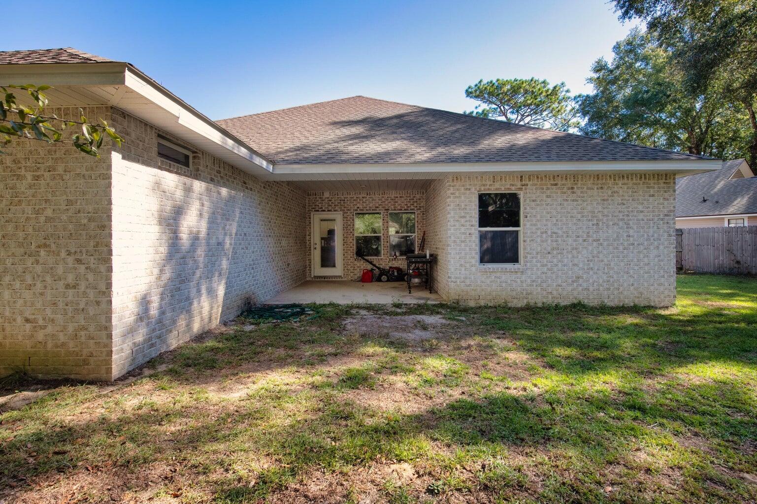 PINNACLE POINT - Residential Lease
