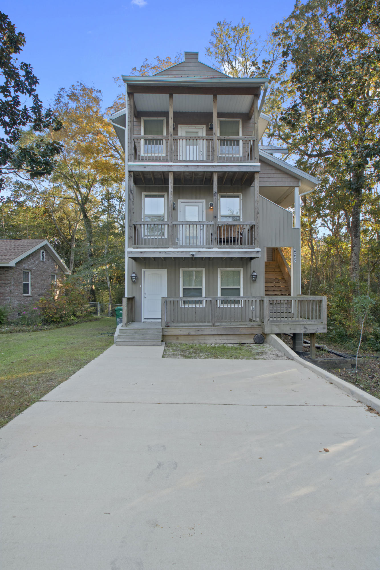 TOWER ACRES - Residential Lease