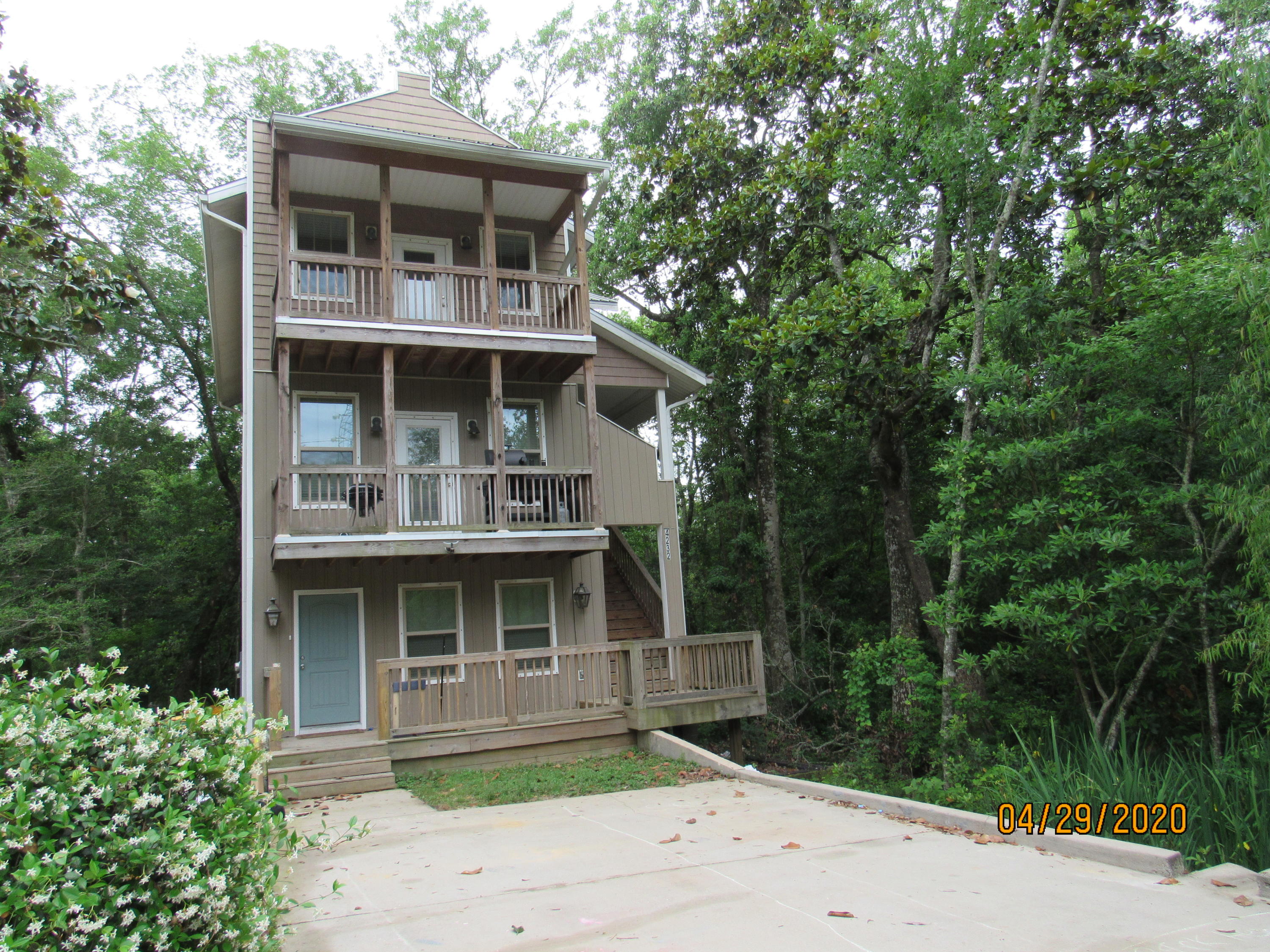 TOWER ACRES - Residential Lease