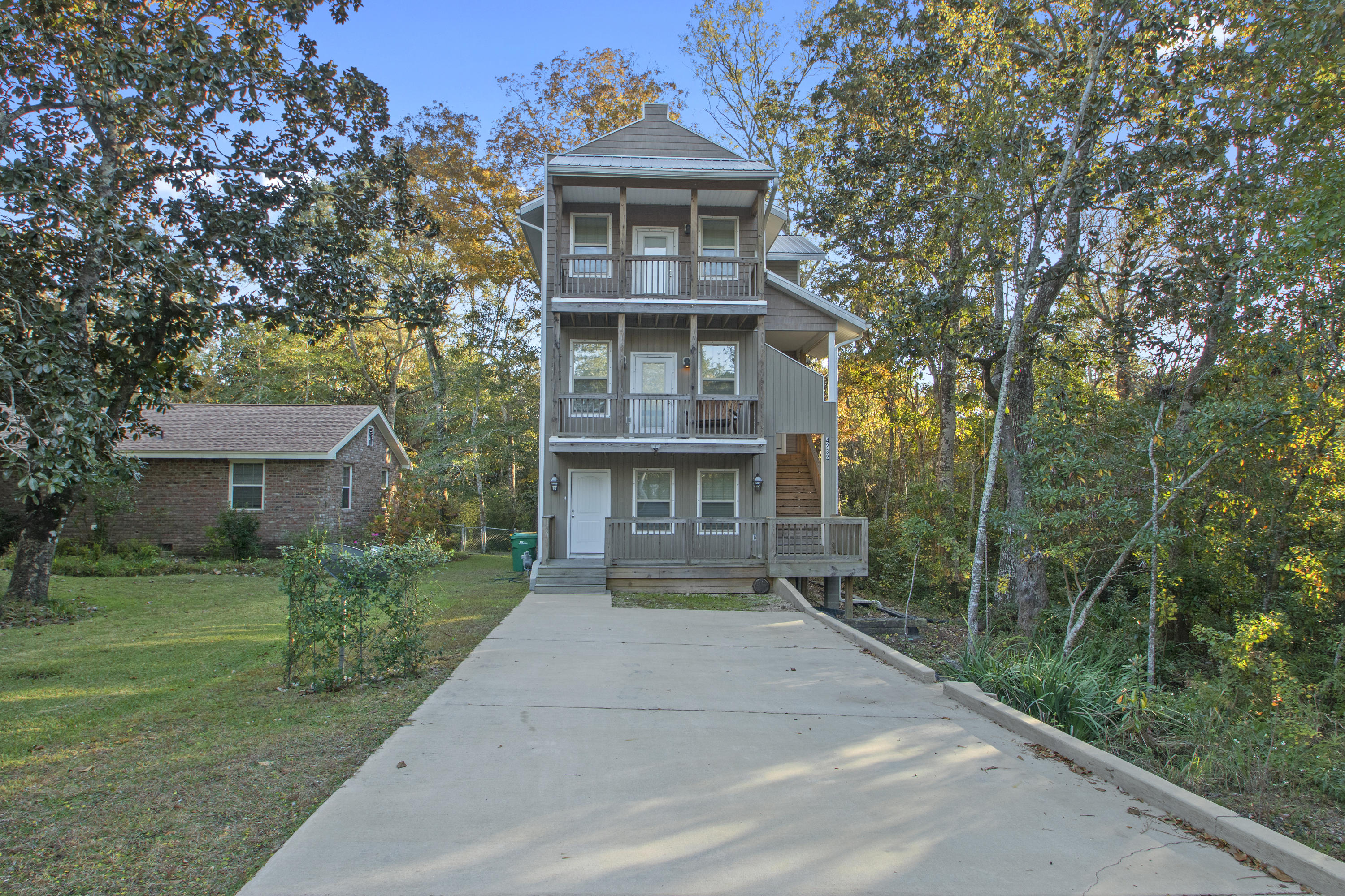 TOWER ACRES - Residential Lease