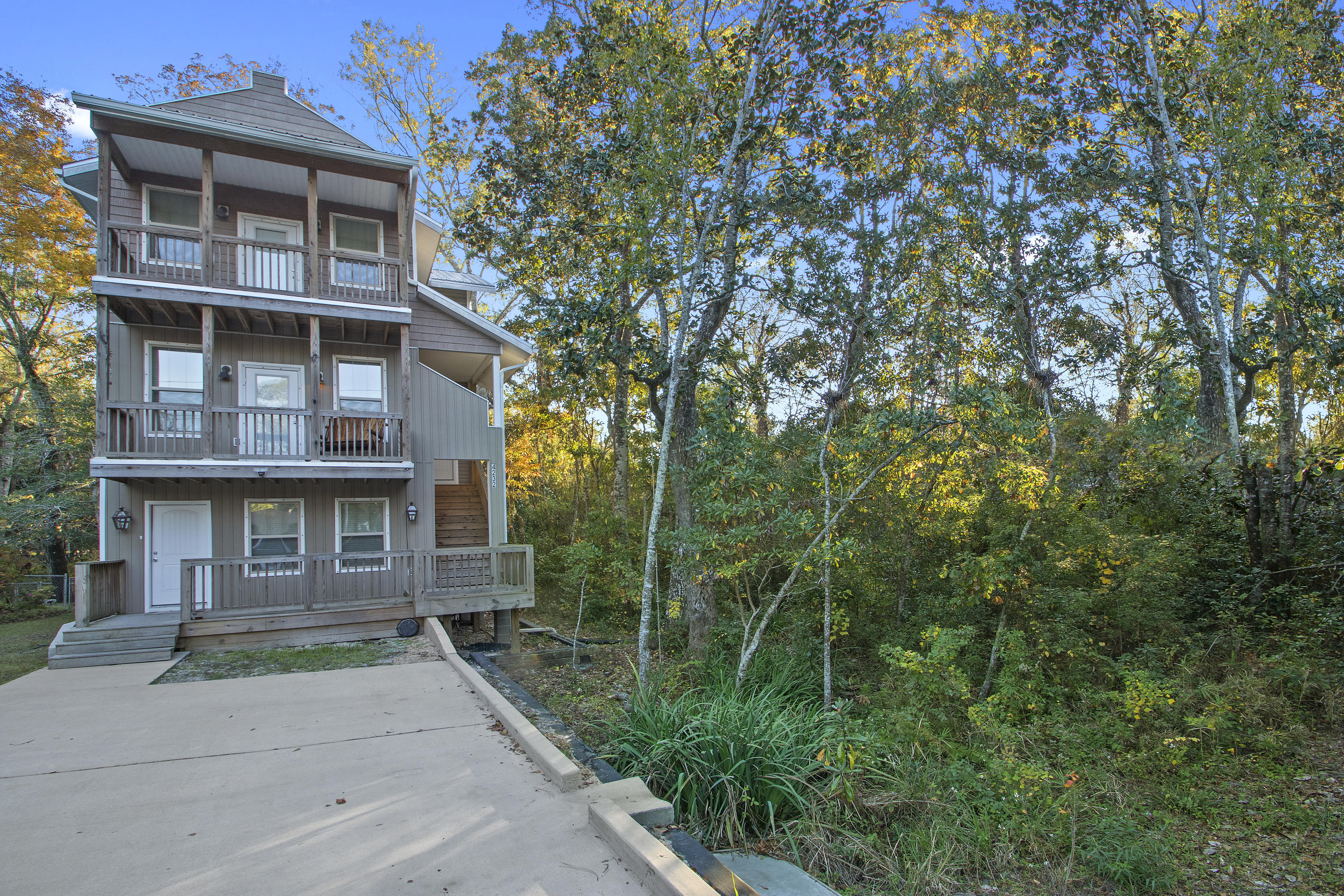 TOWER ACRES - Residential Lease