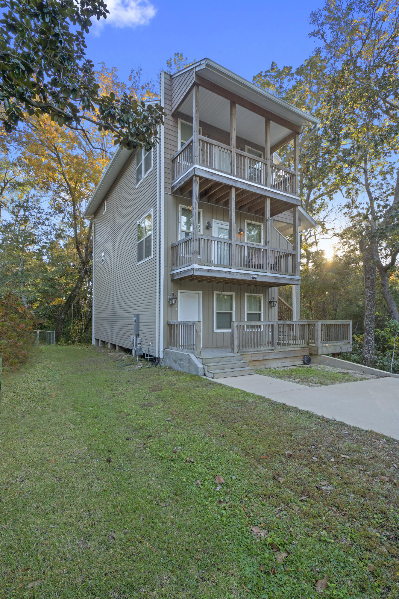 TOWER ACRES - Residential Lease