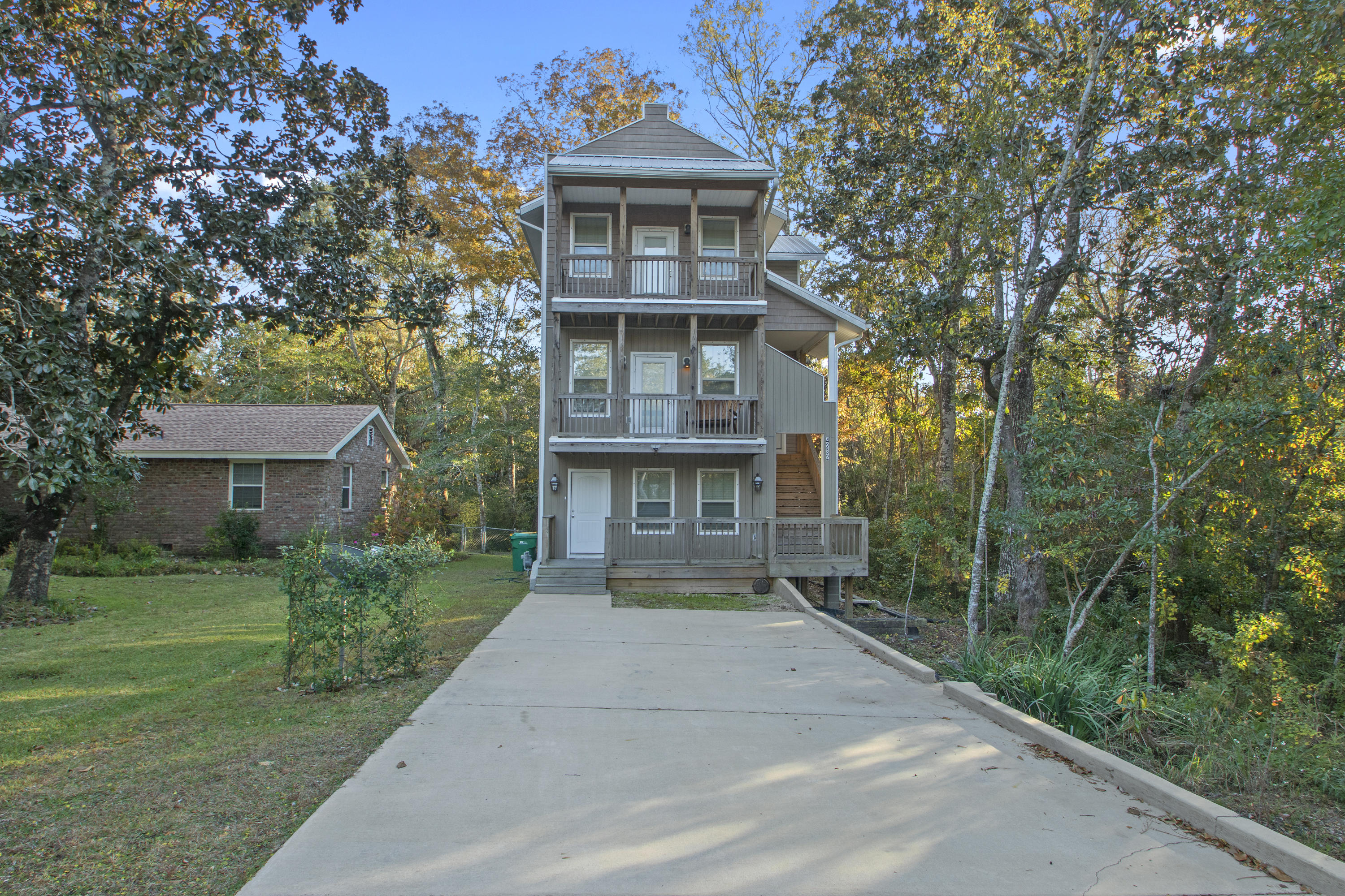 TOWER ACRES - Residential Lease