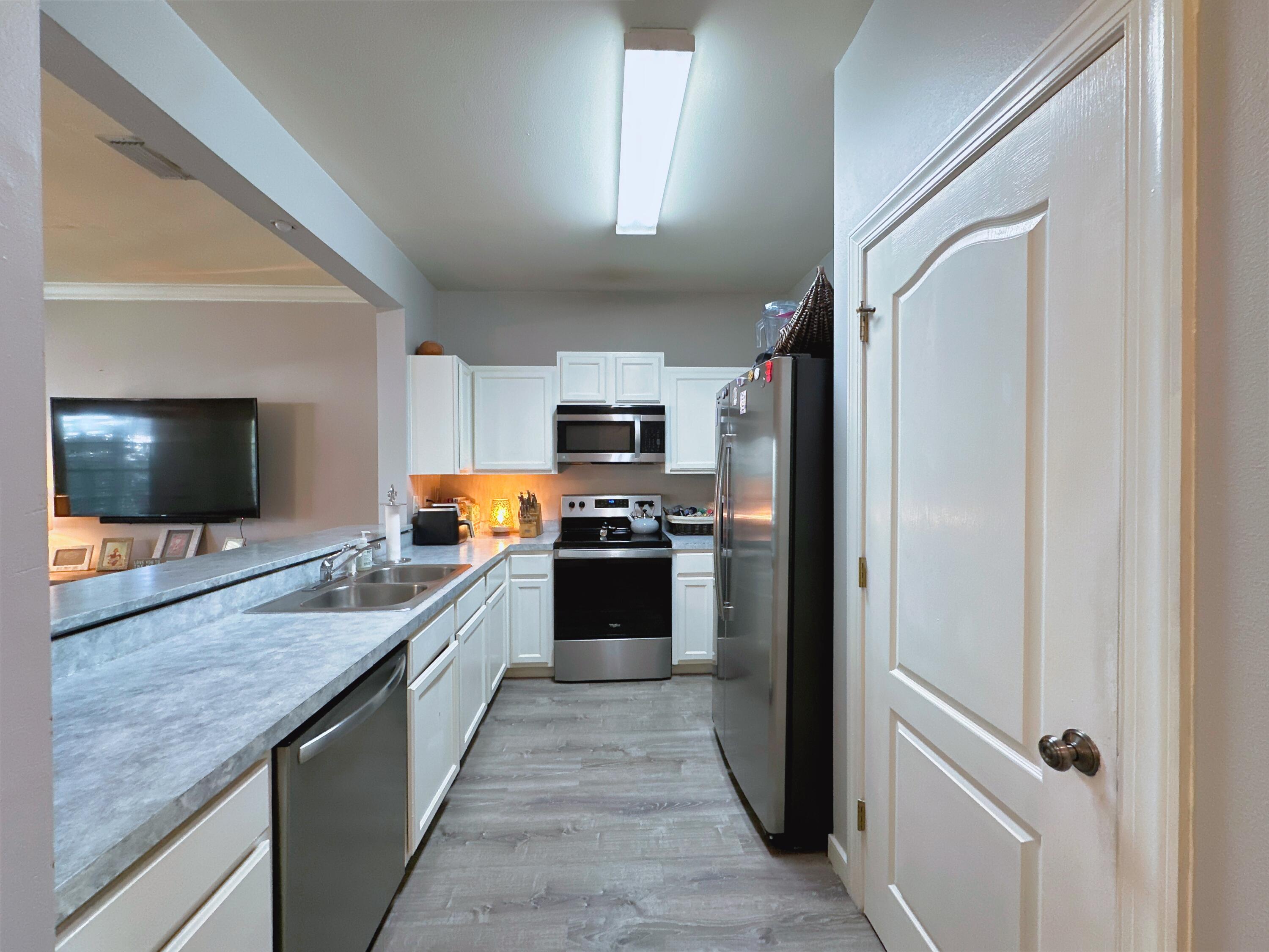 TWIN LAKES TOWNHOMES PH 2 - Residential