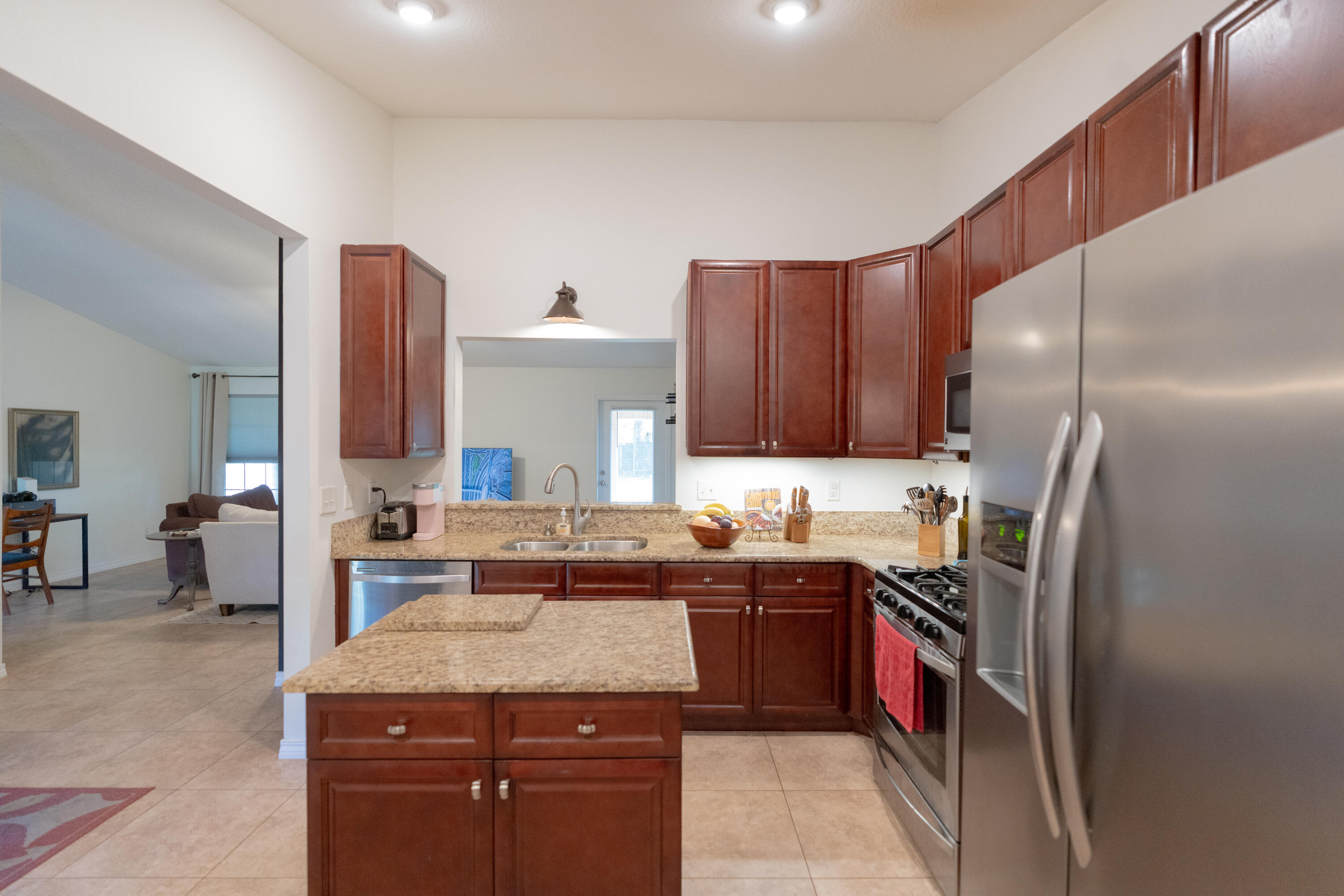 WYNNEHAVEN BCH PATIO HOMES 2ND ADD LOT 10 BLK E - Residential Lease