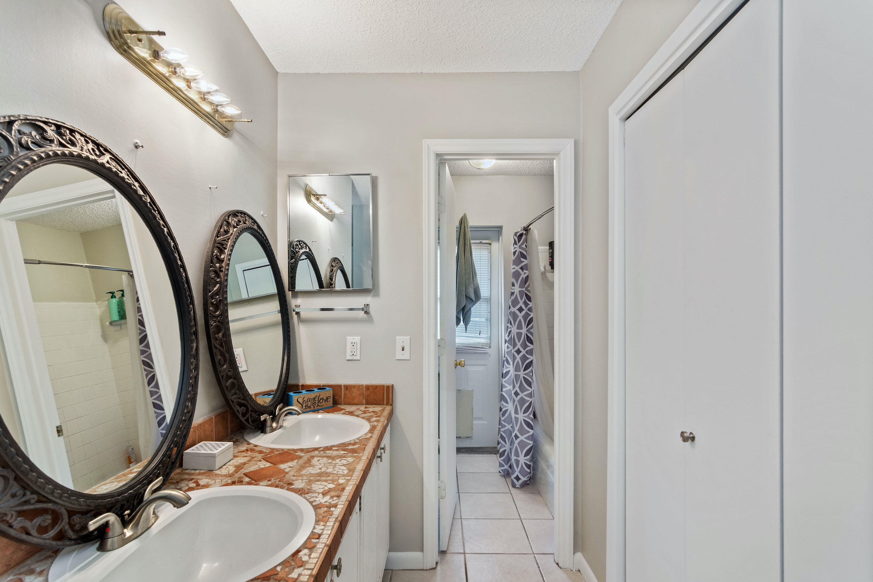 PALM ESTATES UNIT 2 - Residential