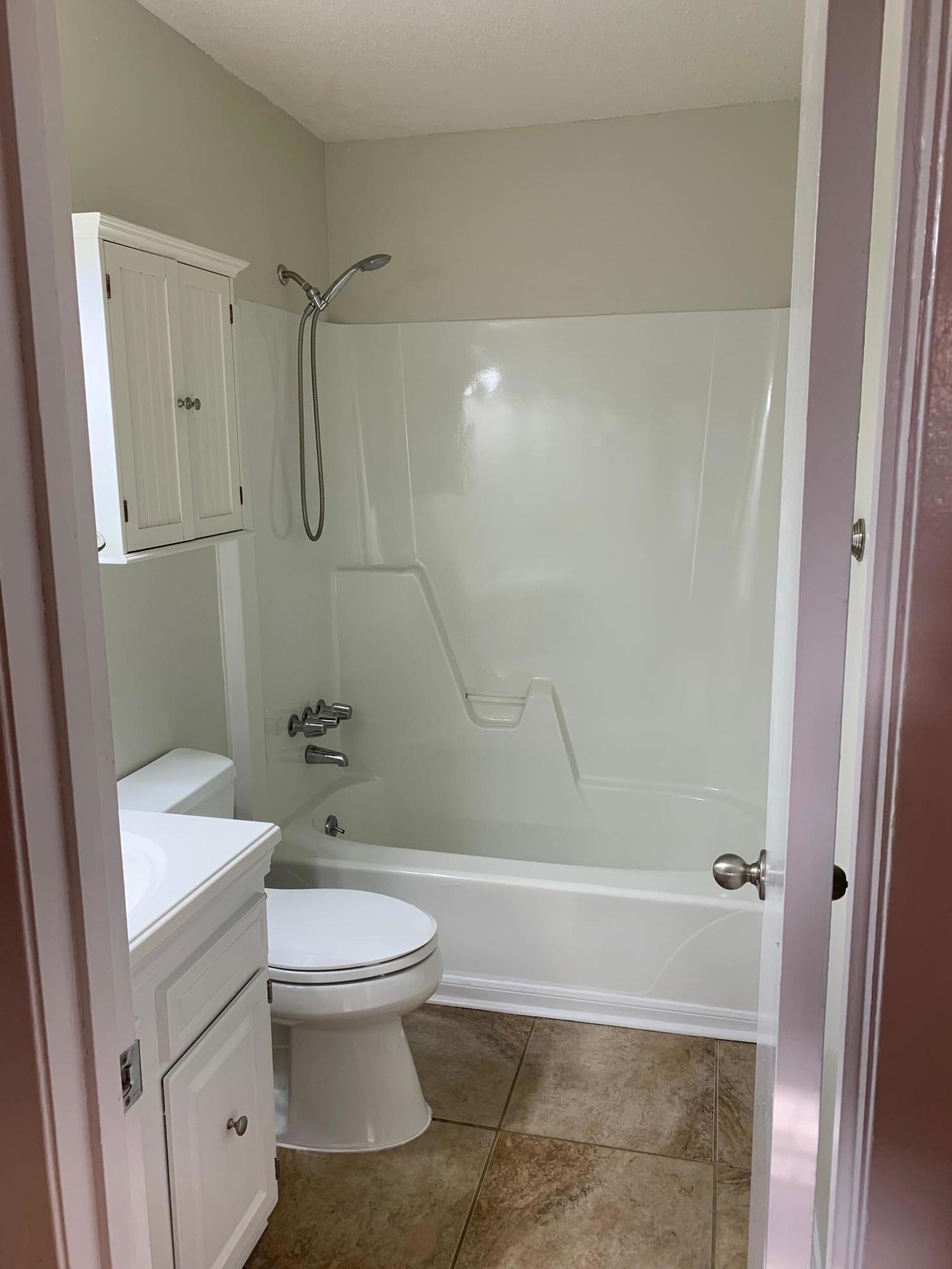 PORT DIXIE - Residential Lease