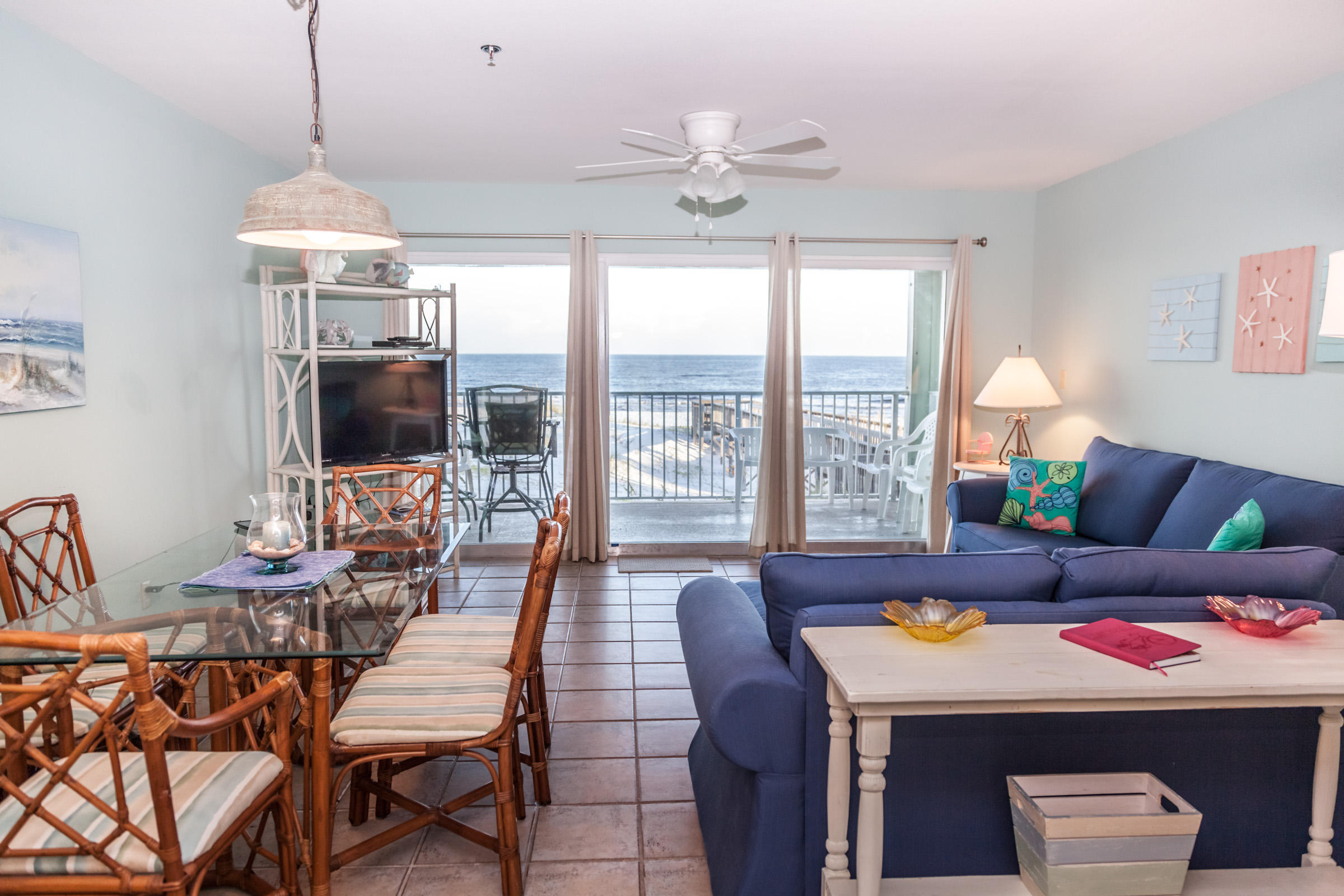 COMMODORE'S RETREAT LIMITED CONDO - Residential