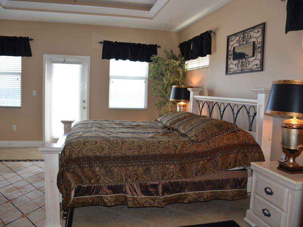 BLUE DOLPHIN CONDO - Residential