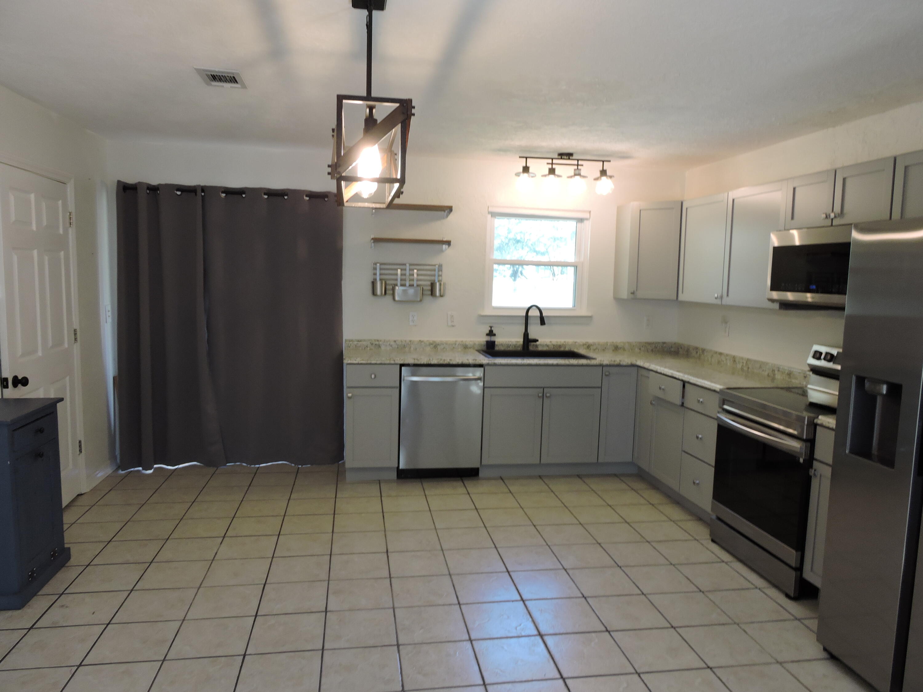 METES & BOUNDS - Residential Lease