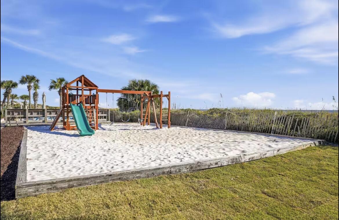 SEASPRAY CONDO - Residential