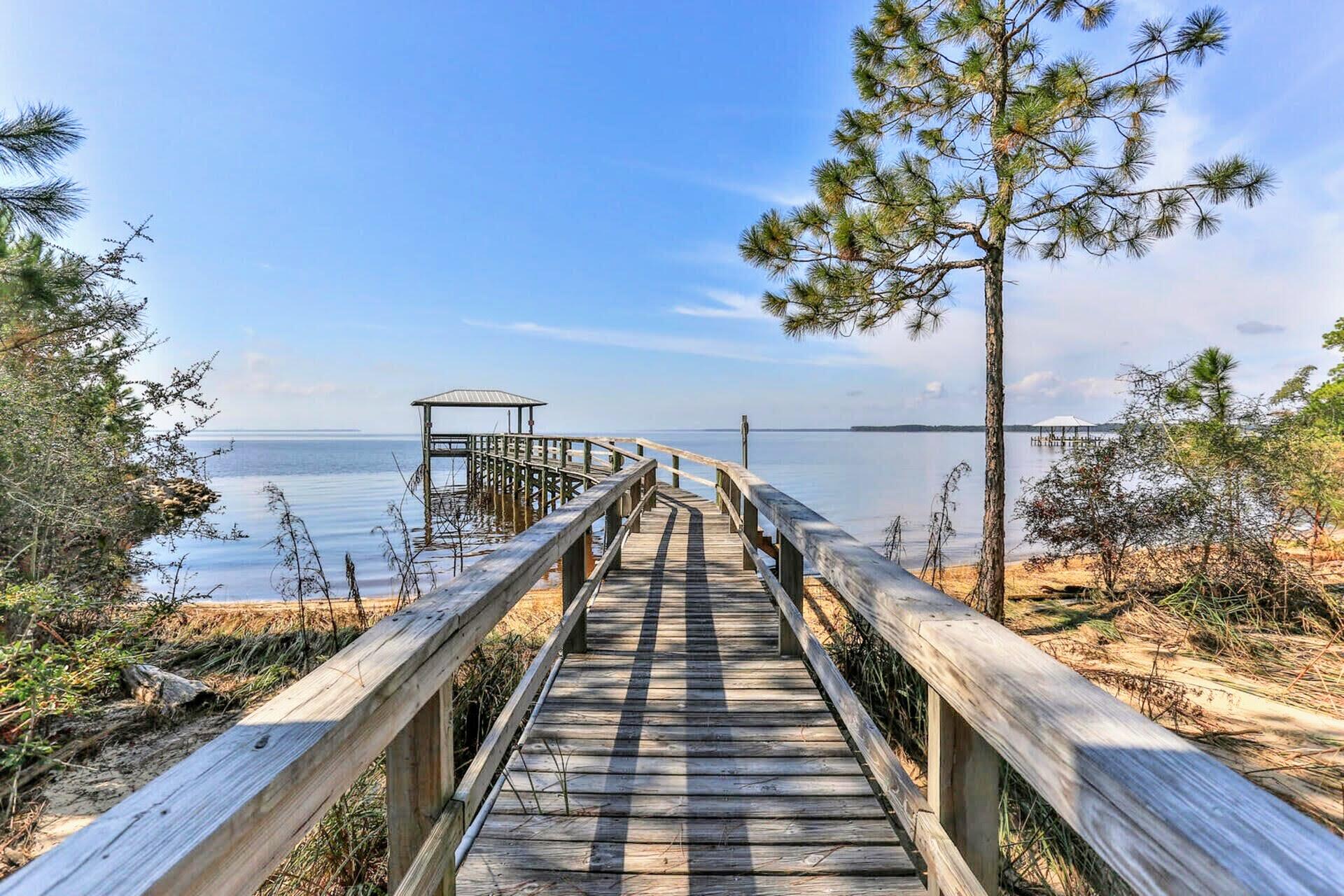 BAY HARBOUR - Land