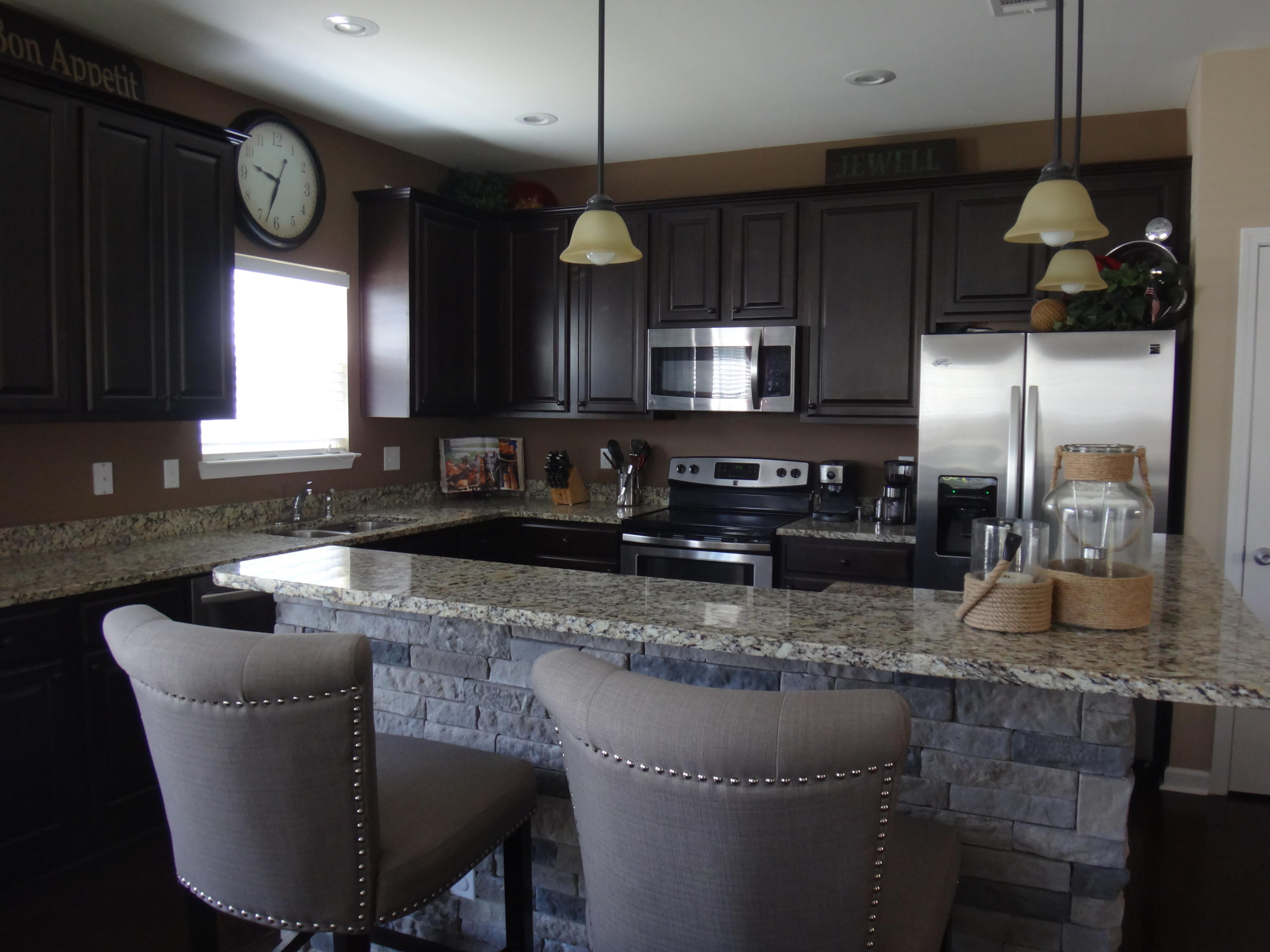 REDWOOD VILLAGE - Residential Lease