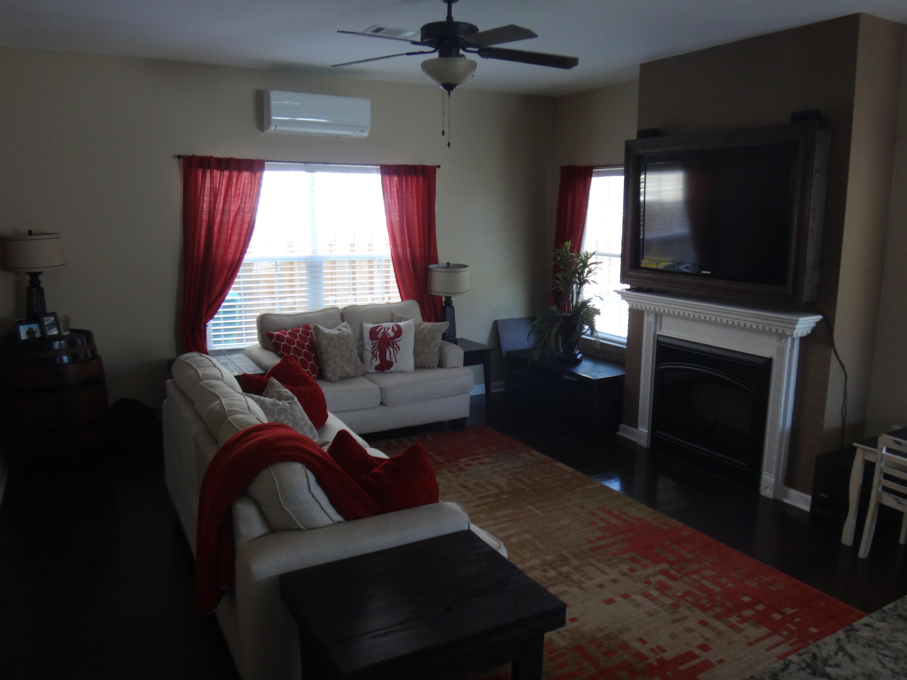 REDWOOD VILLAGE - Residential Lease