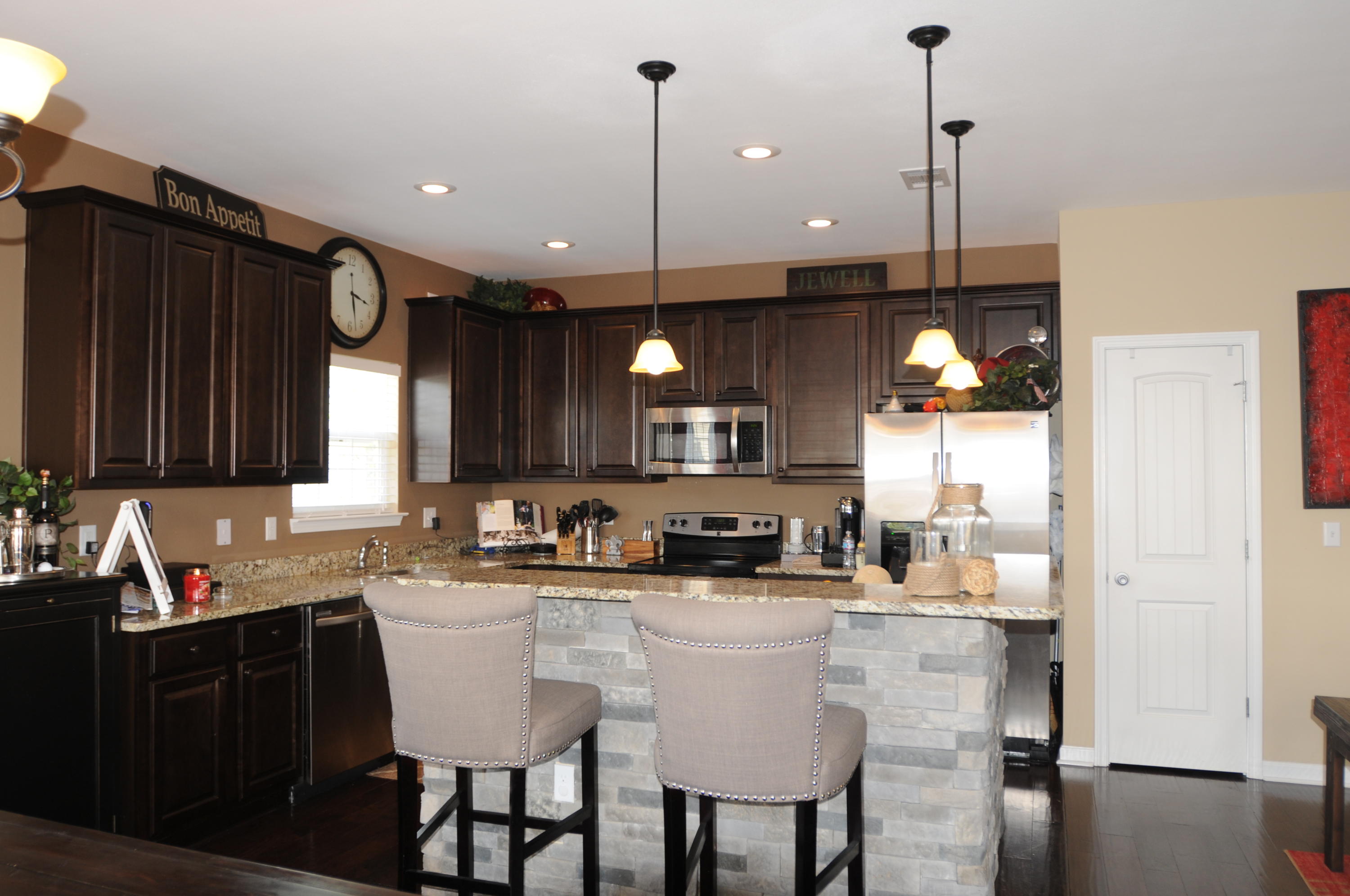 REDWOOD VILLAGE - Residential Lease