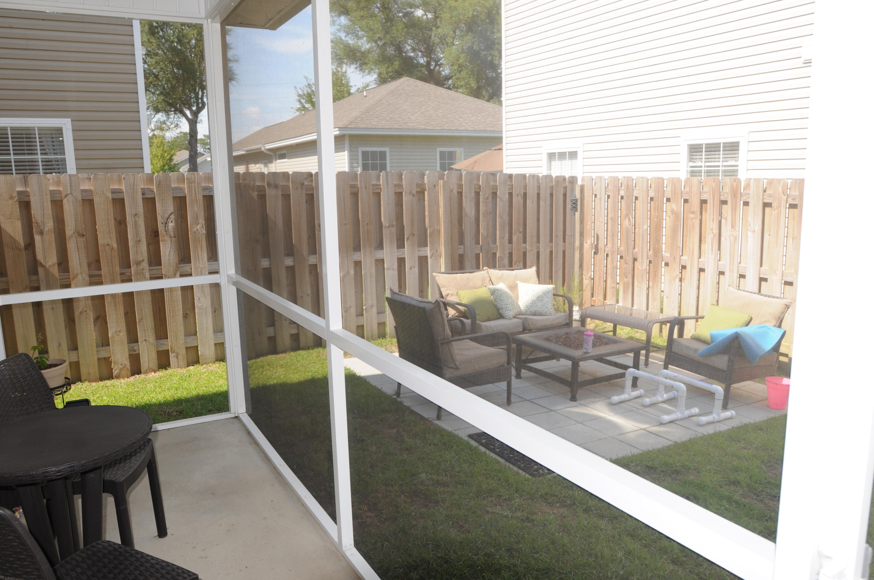 REDWOOD VILLAGE - Residential Lease