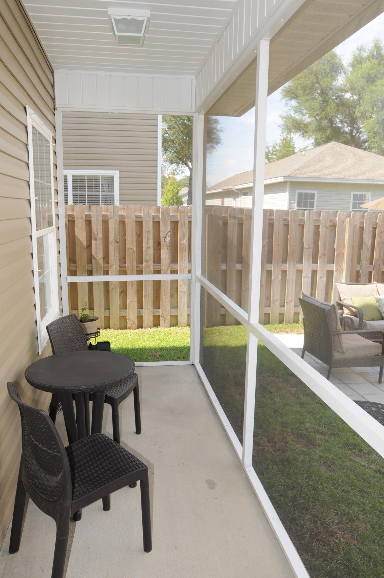REDWOOD VILLAGE - Residential Lease