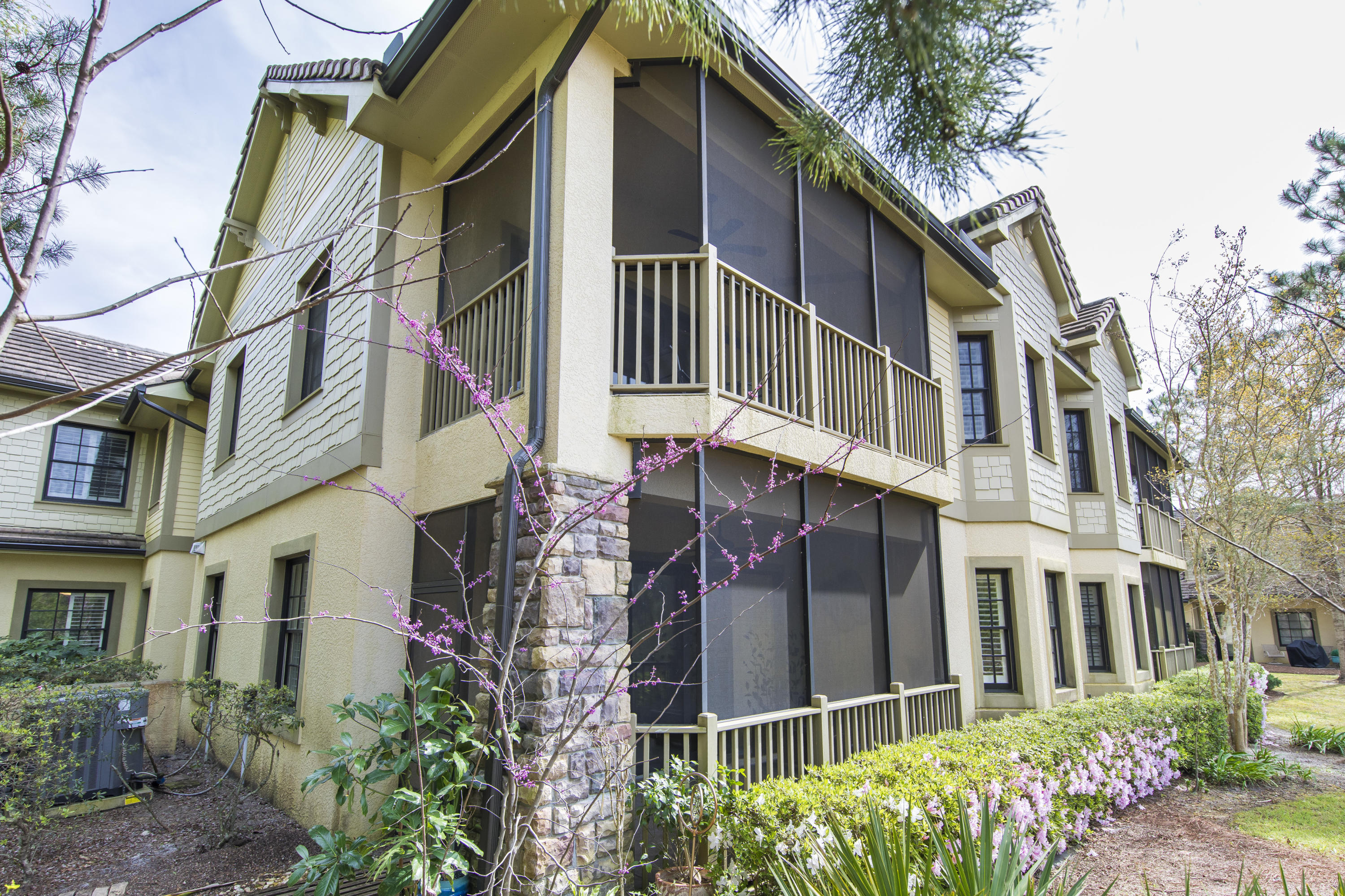 WILD HERON - CLUBSIDE II - Residential