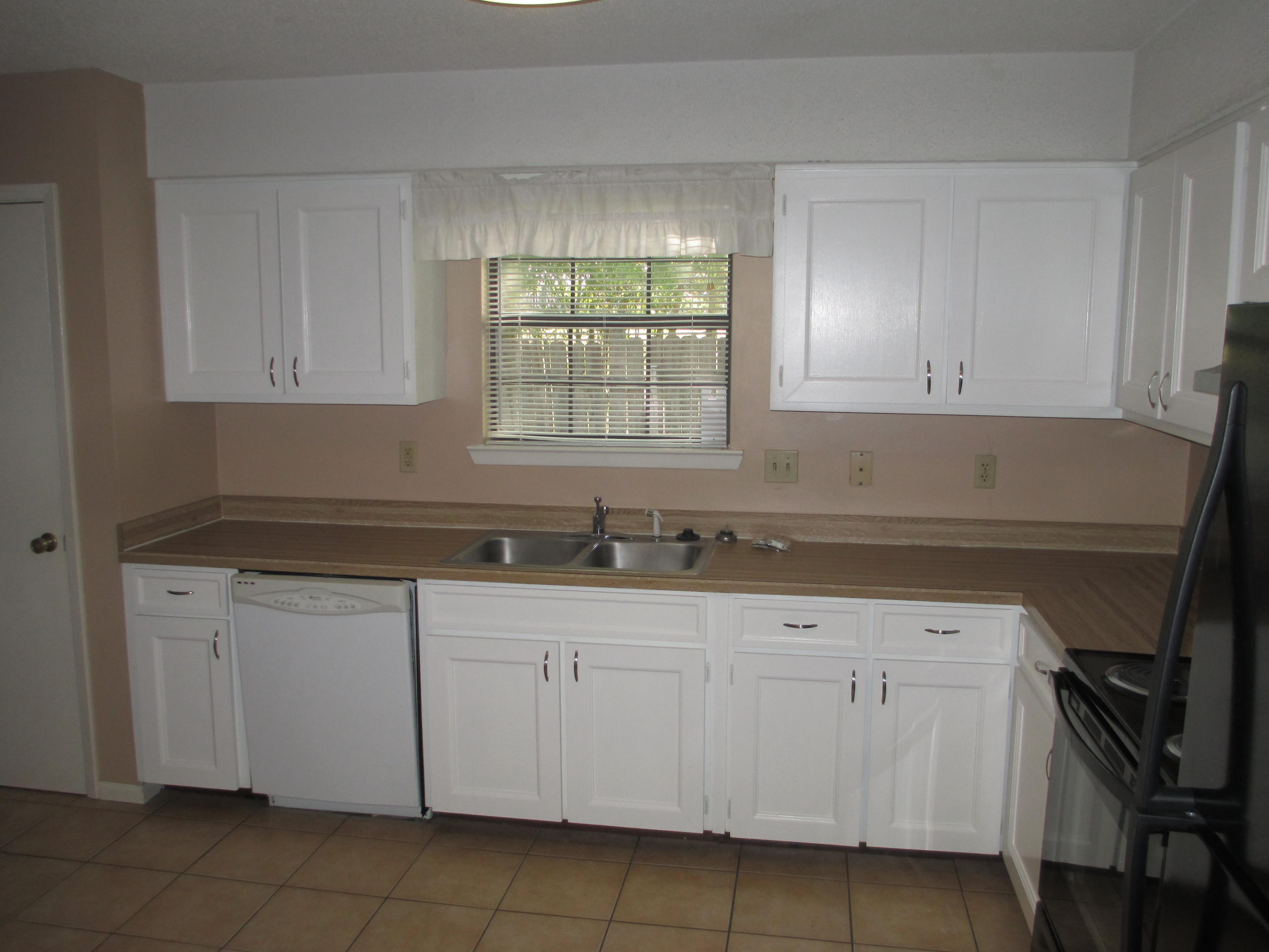 SANDY LAKES ESTATES - Residential Lease