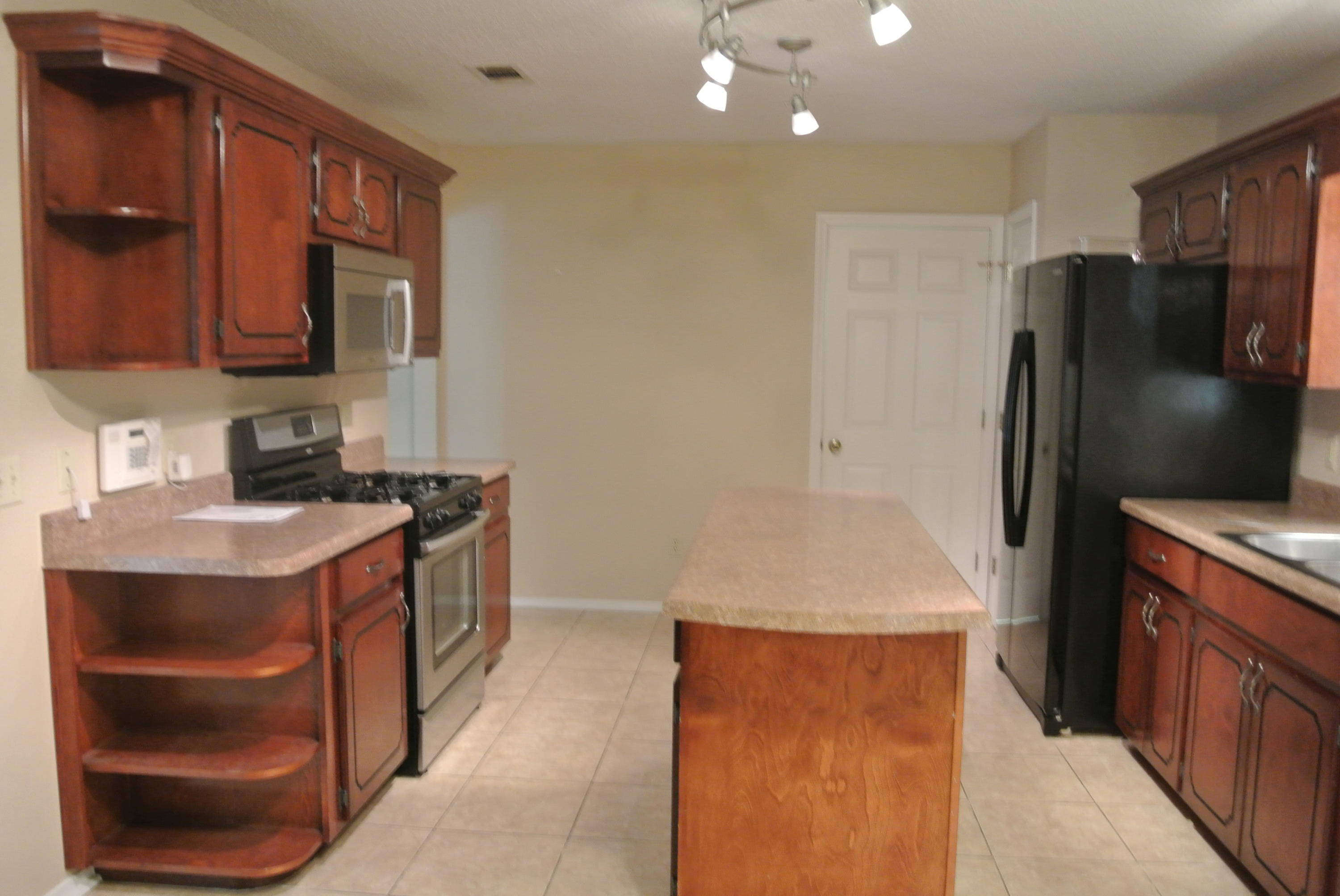 PARKWOOD SQUARE PH 1 - Residential Lease