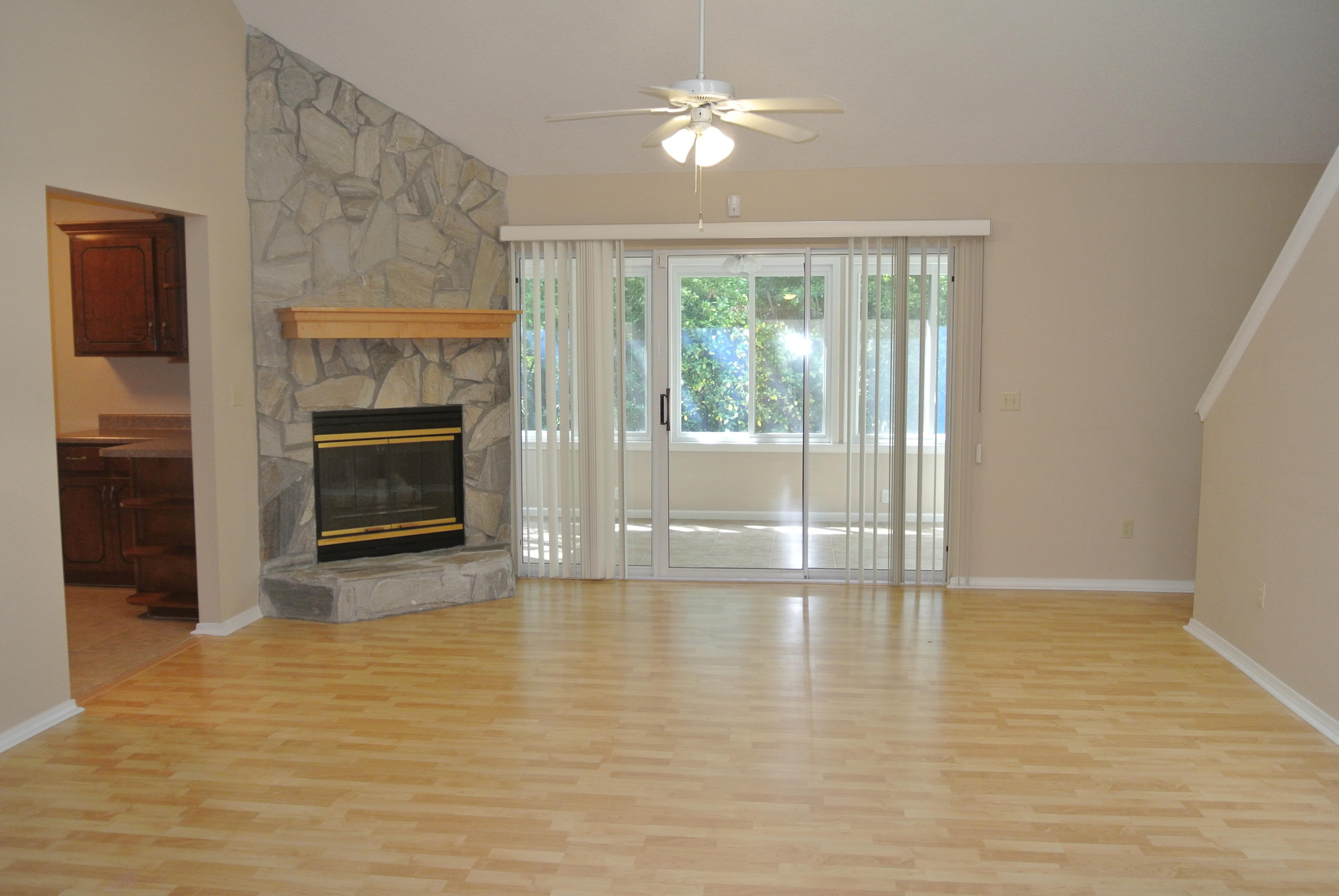 PARKWOOD SQUARE PH 1 - Residential Lease