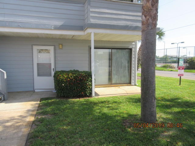 Darling ground floor condo just 1 block from the Gulf of Mexico and Pompano Joes. Just steps from the pool. No smoking. No Pets. Showings by appointment only.