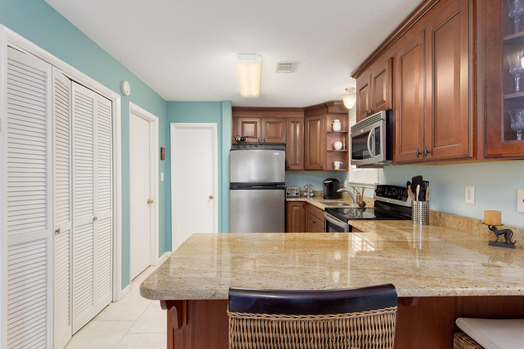 BEACHWOOD VILLAS CONDO - Residential