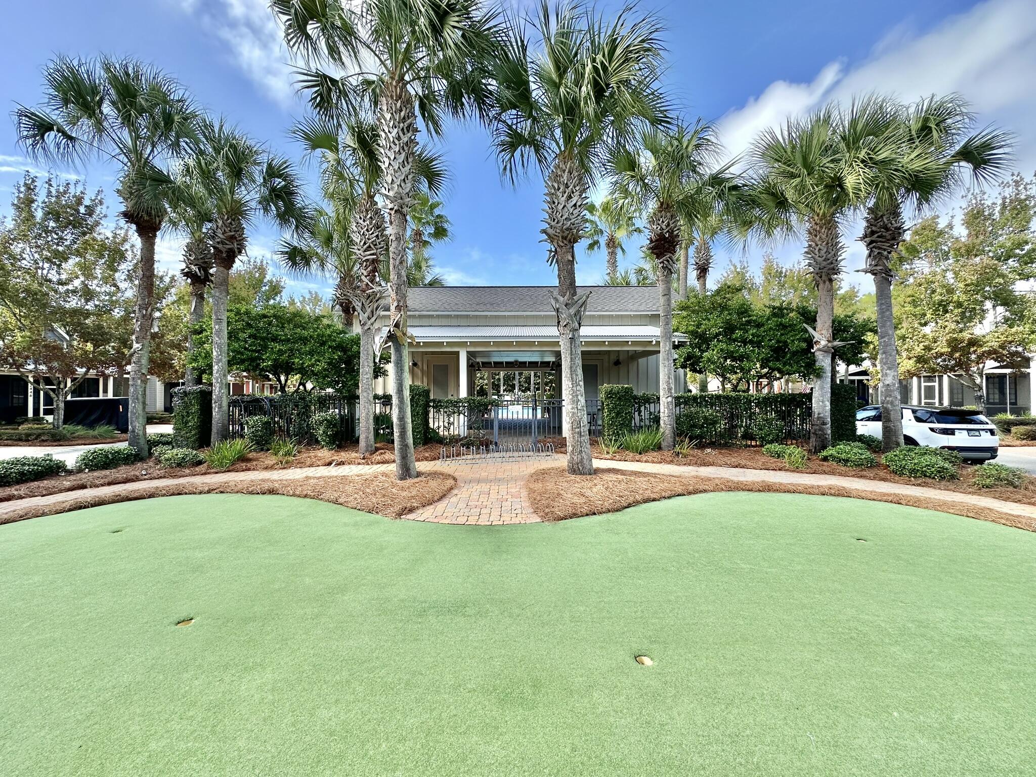BUNGALOS AT SANDESTIN - Residential
