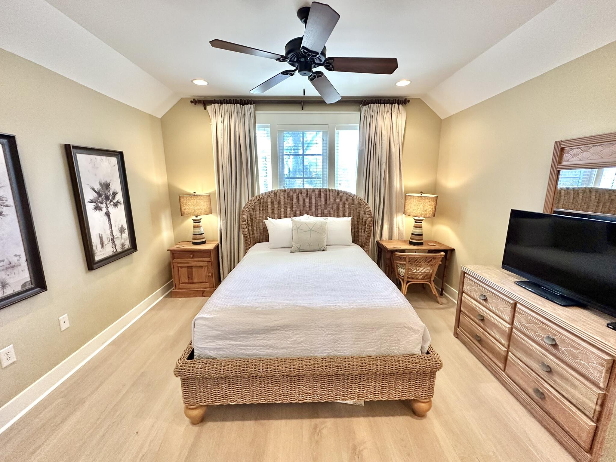 BUNGALOS AT SANDESTIN - Residential