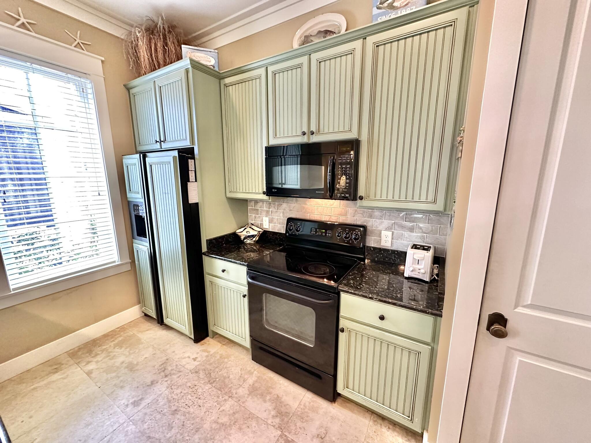 BUNGALOS AT SANDESTIN - Residential