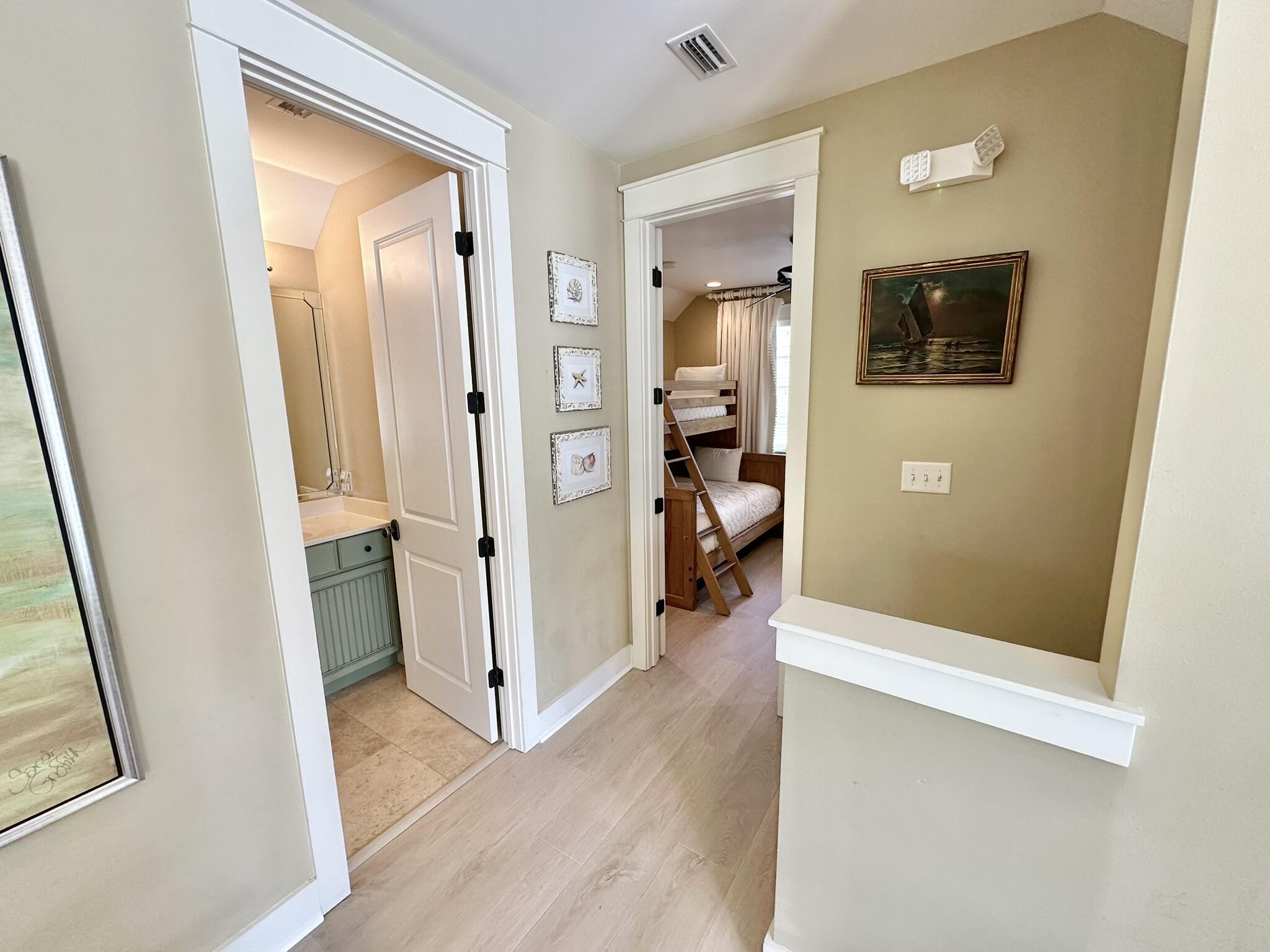 BUNGALOS AT SANDESTIN - Residential