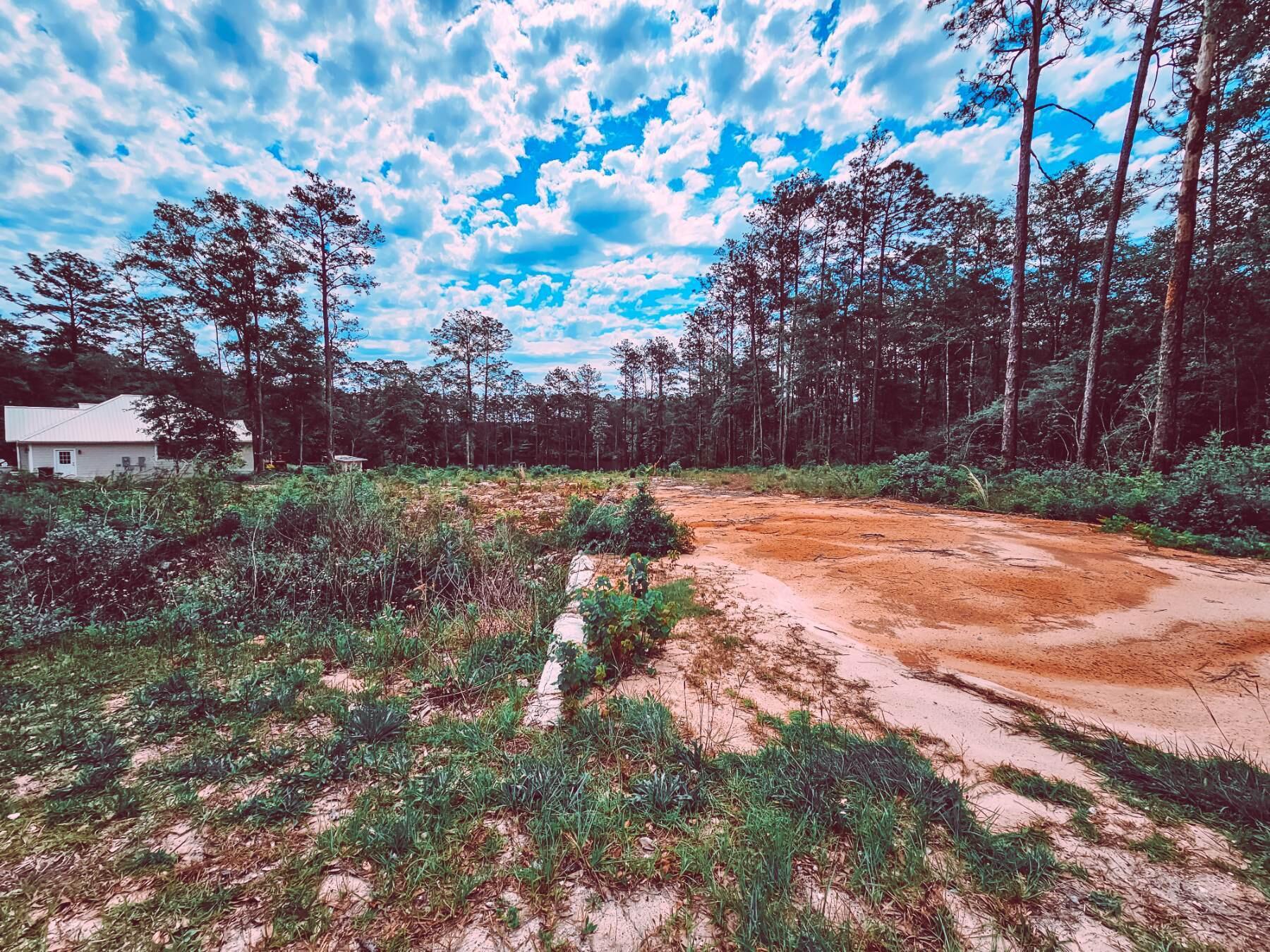 PINECREST ACRES UNREC - Land