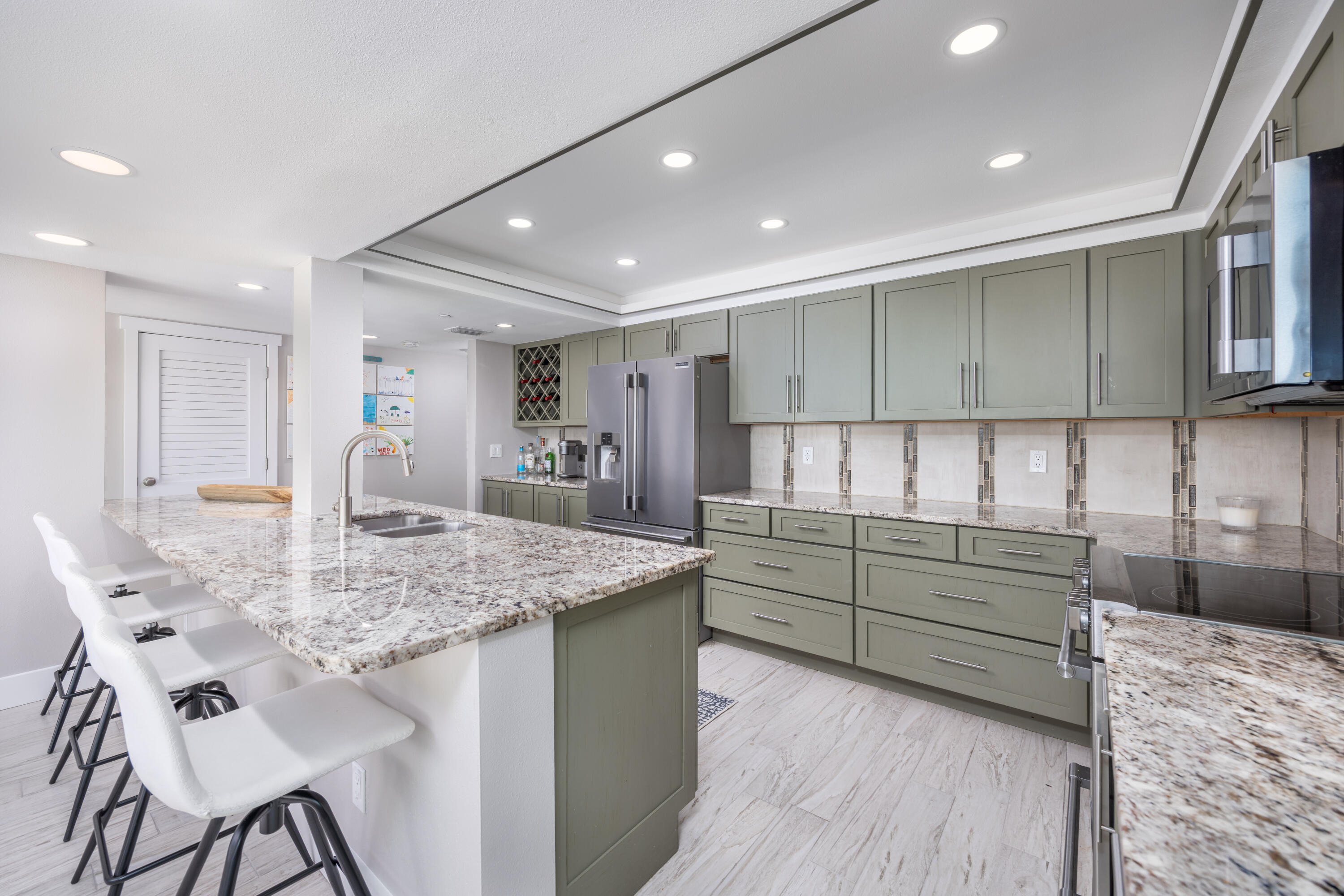 BREAKERS OF FWB PH 1 - Residential